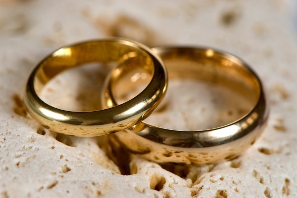 free photos of joined wedding rings