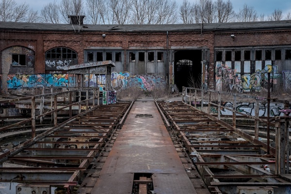 abandoned architecture building commerce graffiti 
