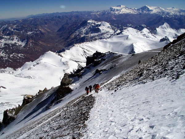 aconcagua expedition andes 