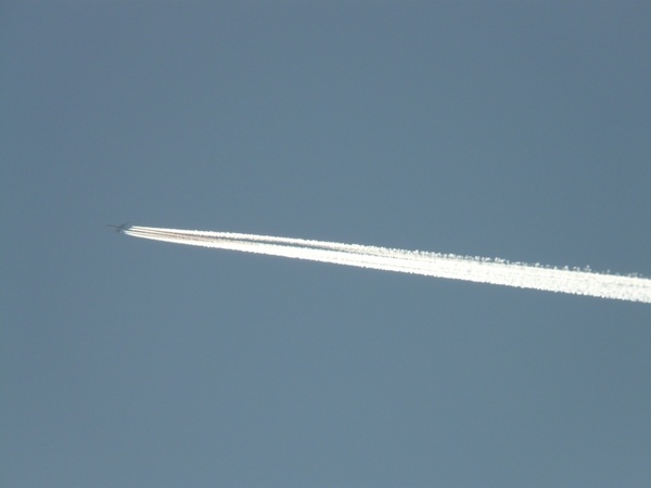 aircraft contrail fly
