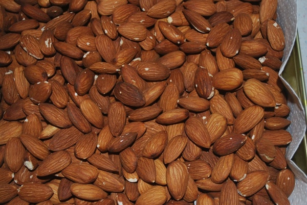 almond almonds nuts