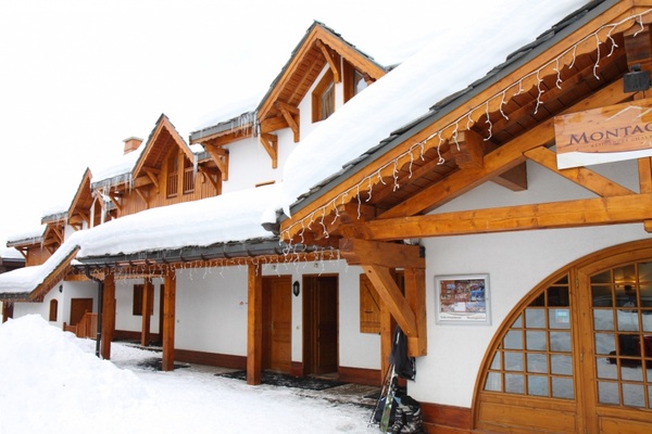 alpine building cabin