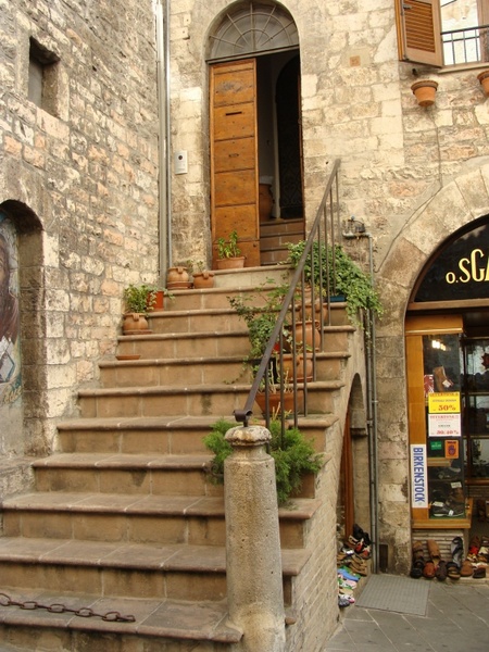 assisi architecture building 