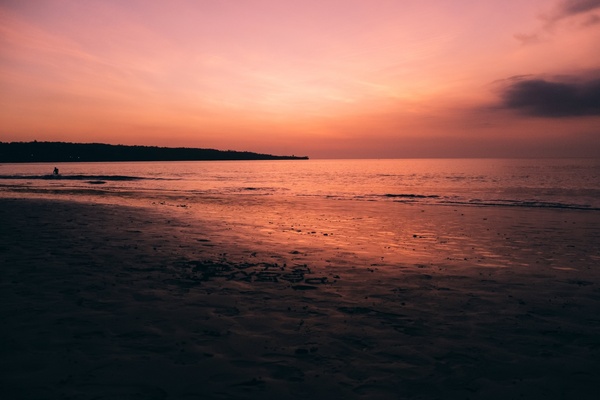 backlit beach coast dawn dusk evening lake