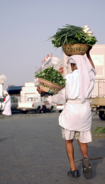 bahrain vegetables man