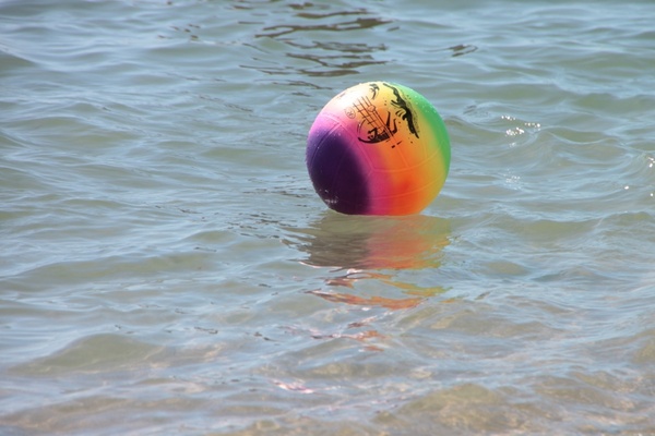 ball colored sea