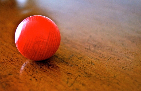 ball roll red
