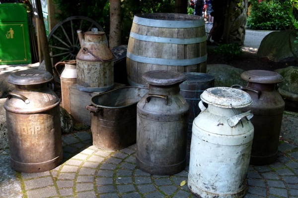 barrels kegs antique