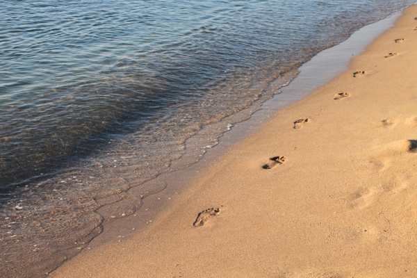 beach footprints mamaia