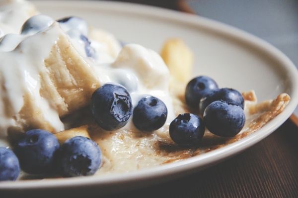berry blueberry bowl breakfast cream dairy product