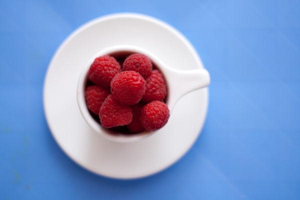 berry bowl breakfast chocolate cream dairy product
