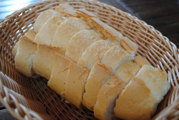 bread basket table
