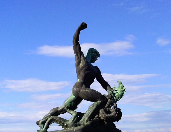 budapest statue of liberty summer
