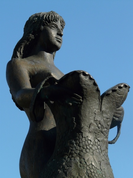 bullayer brautrock statue woman