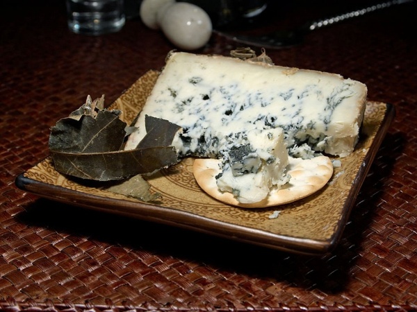 cabrales cheese blue mold