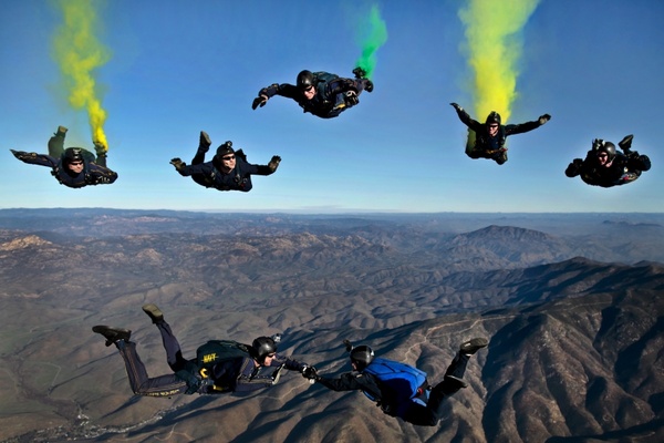california parachutists skydivers