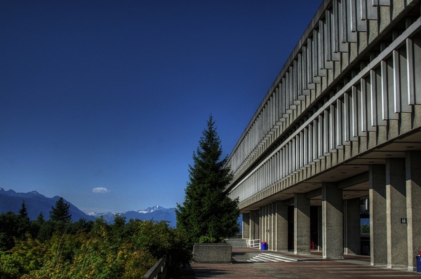 canada simon fraser university building