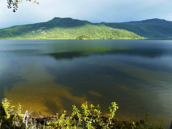 canim lake british columbia scenery