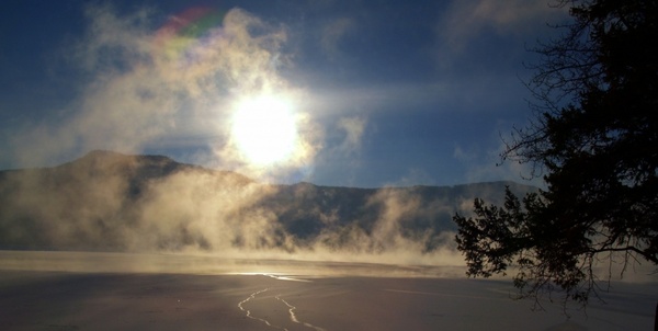 canim lake winter early morning