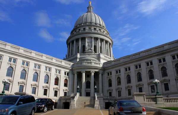capitol building in madison wisconsin