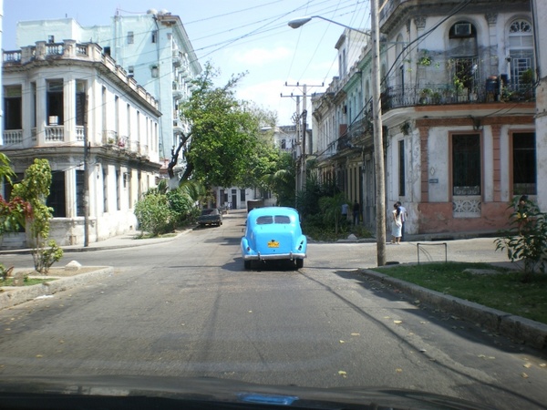 car blue cuba
