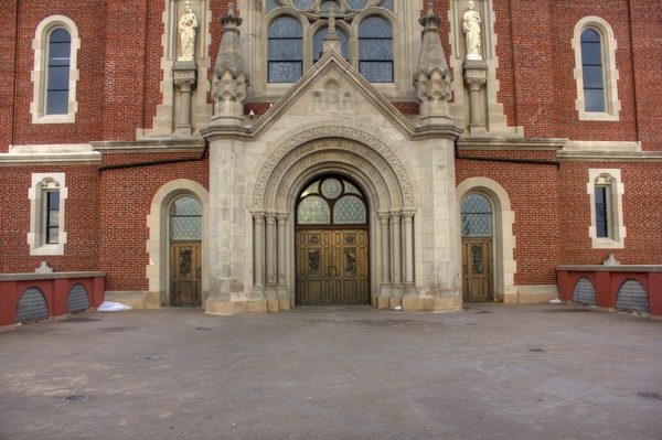 cathedral entrance at holy hill wisconsin 
