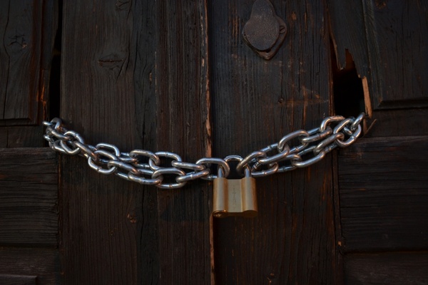 chains lock doors