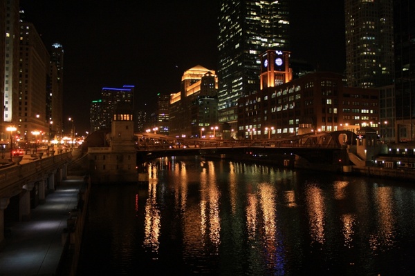 chicago chicago at night chicago river 
