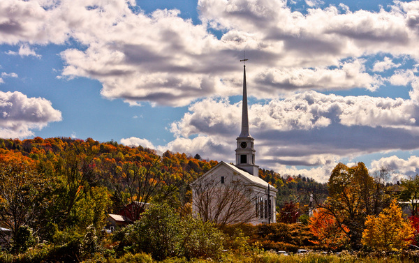 church and autumn leaves stowe vt 