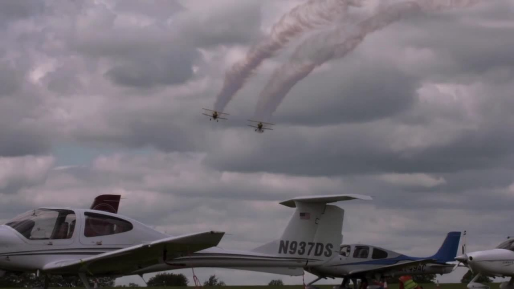 classical airplanes performance in airshow