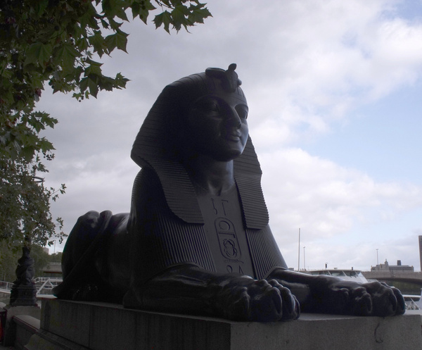 cleopatras needle on embankment london 