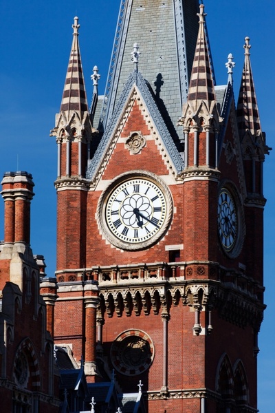 clock tower in london