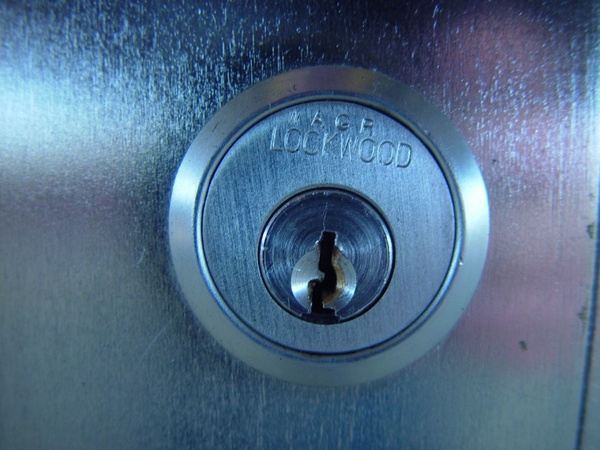 closed key security lock