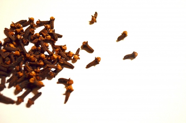cloves background spices