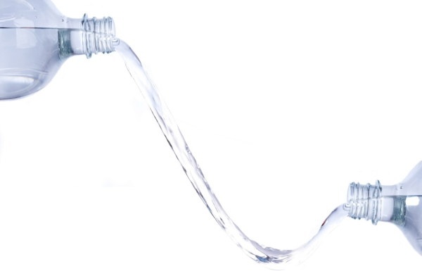 convection of water in the bottle highdefinition picture 