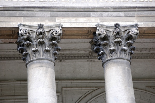 corinthian column heads