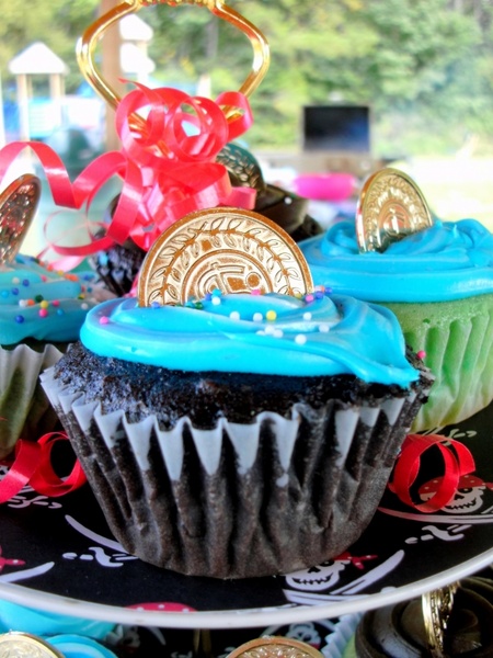 cupcakes blue coin