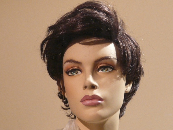 doll display dummy face