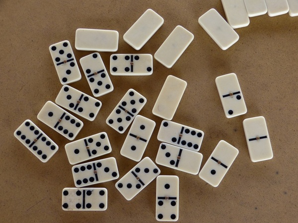domino stones dominoes