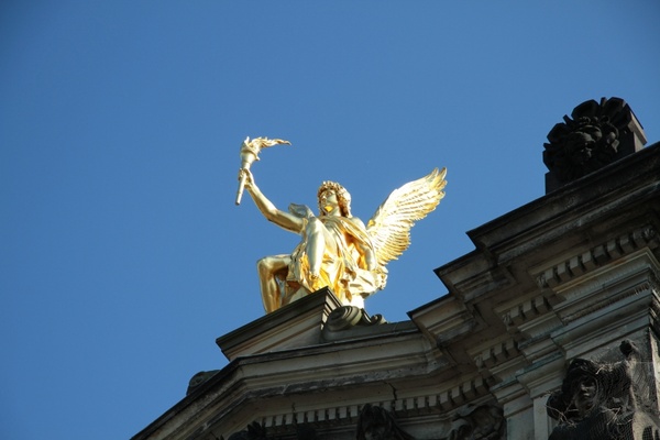 dresden germany golden statue