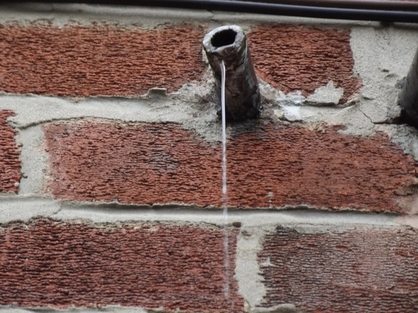 dripping water pipe