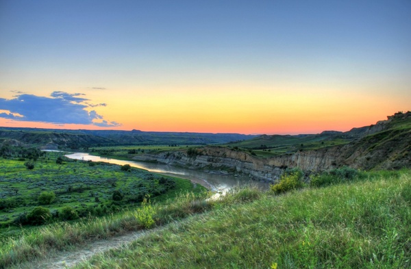 dusk over the river valley at theodore roosevelt national park north dakota