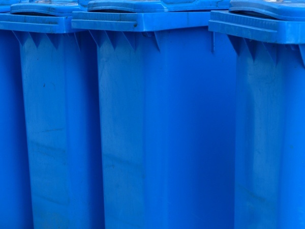 dustbin paper wheelie bin blue tonne