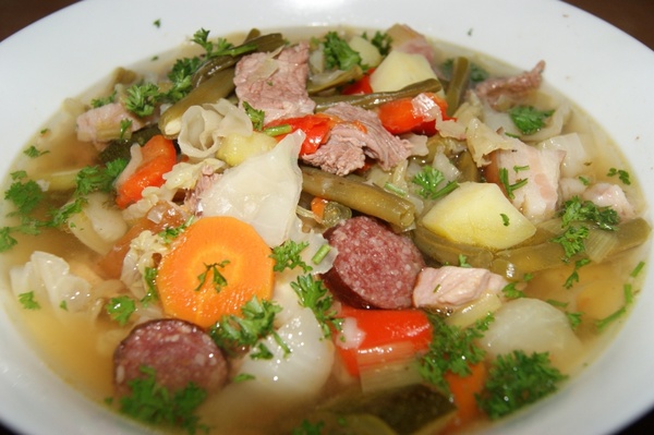 eat pichlsteiner soup
