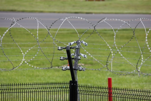 electric barbed wire 