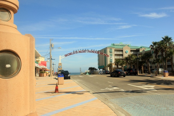entrance into the beach at daytona beach florida