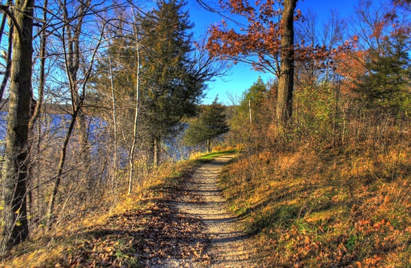 fall hiking trail at kettle moraine north wisconsin 