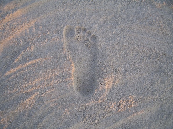 footprint lone sand