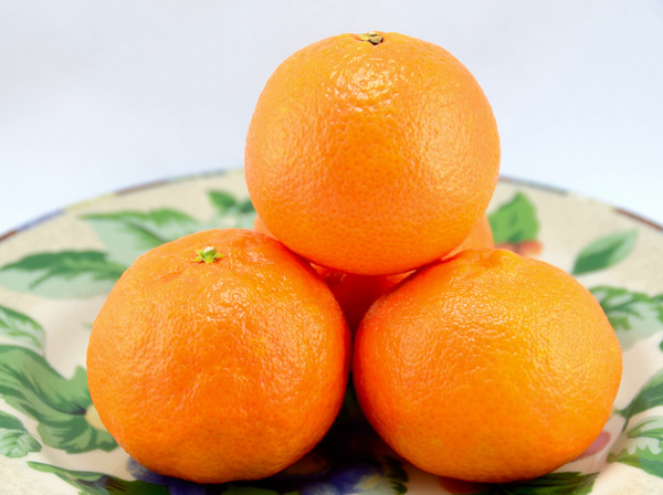 four clementine oranges 
