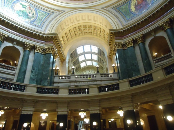 frontal view of the state capital from the middle in madison wisconsin